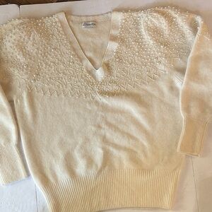 Gantos is a Vintage Women's Cream Sweater knit pearl embroidered